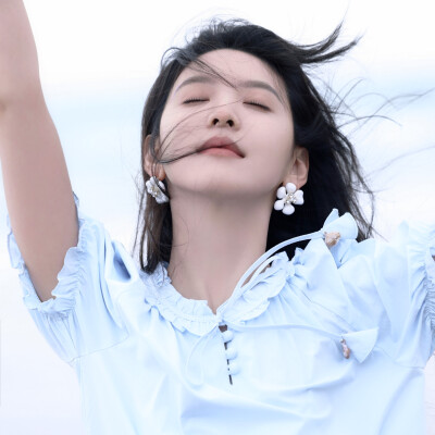 一直游到海水变蓝