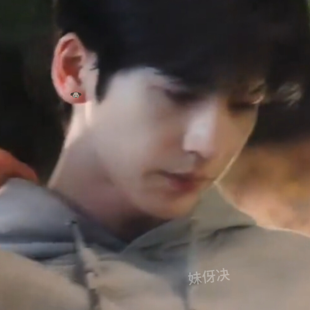 签收一封滞留在经年雨季里已经滋生青藓的情书