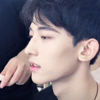 我哥哥早期这个萌