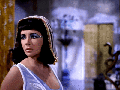 1963年电影《埃及艳后》里的伊丽莎白·泰勒 ​​​