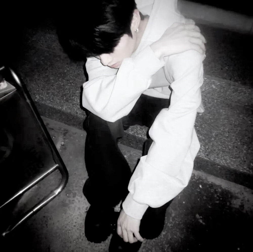 风格男头 拿图点赞关注