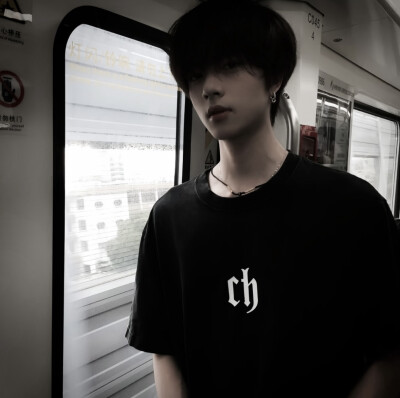 风格男头 拿图点赞关注