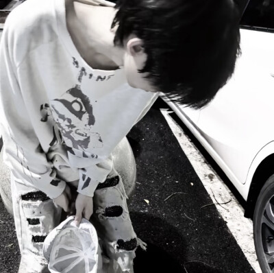 风格男头 拿图点赞关注