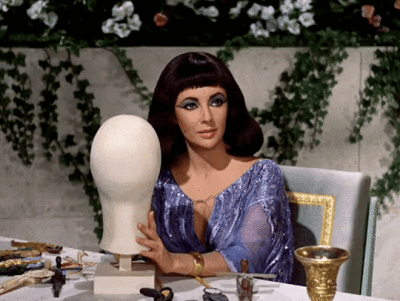 1963年电影《埃及艳后》里的伊丽莎白·泰勒 ​​​