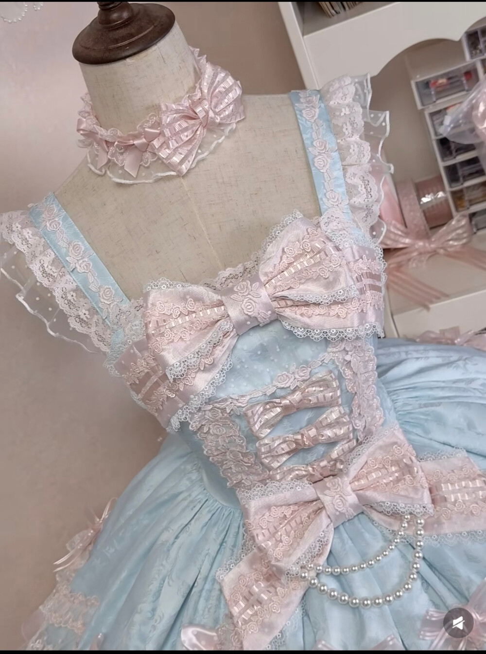 不是，就是这个粉绿都是这么貌美的嘞，超级心动鸭，打算冲这个了
#lo安利 #lolita #lo