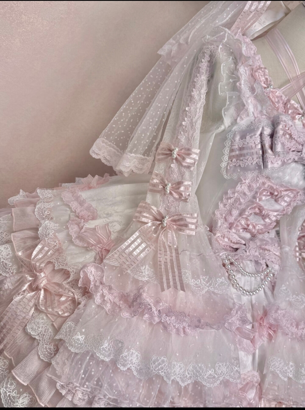 不是这个白粉款真的绝啦好嘛，好喜欢这种花嫁款，超级貌美的嘞
#lo #lolita #lo安利