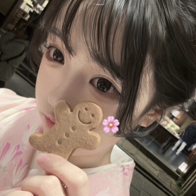 不就亲了你一下 你找人把我齐刘海打歪也太过分了吧