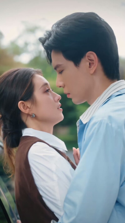 黄浩雯&郭宇欣 《在八月盛夏》