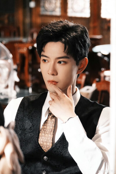 被读心后团宠大小姐人设又崩了
女主时愿愿（石雪婧 饰）穿书到80年代，成为残疾大佬陆远修（黄浩雯 饰）