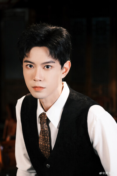 被读心后团宠大小姐人设又崩了
女主时愿愿（石雪婧 饰）穿书到80年代，成为残疾大佬陆远修（黄浩雯 饰）