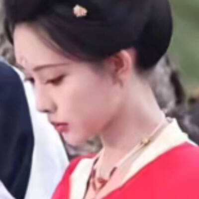 云想衣裳花想容