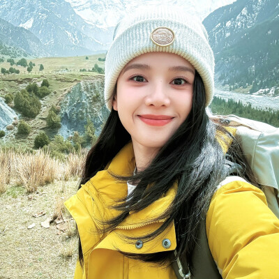 张婧仪
cr.@放空三秒钟