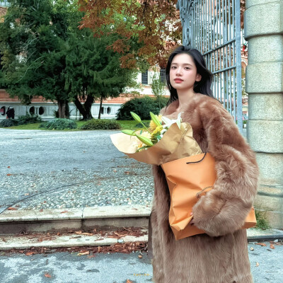 张婧仪
cr.@放空三秒钟