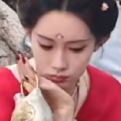 云想衣裳花想容