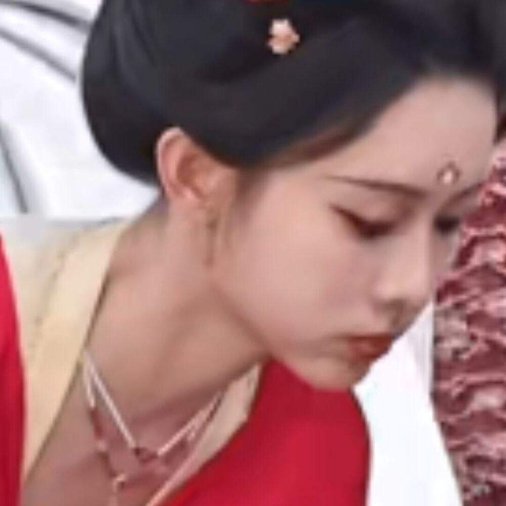 云想衣裳花想容