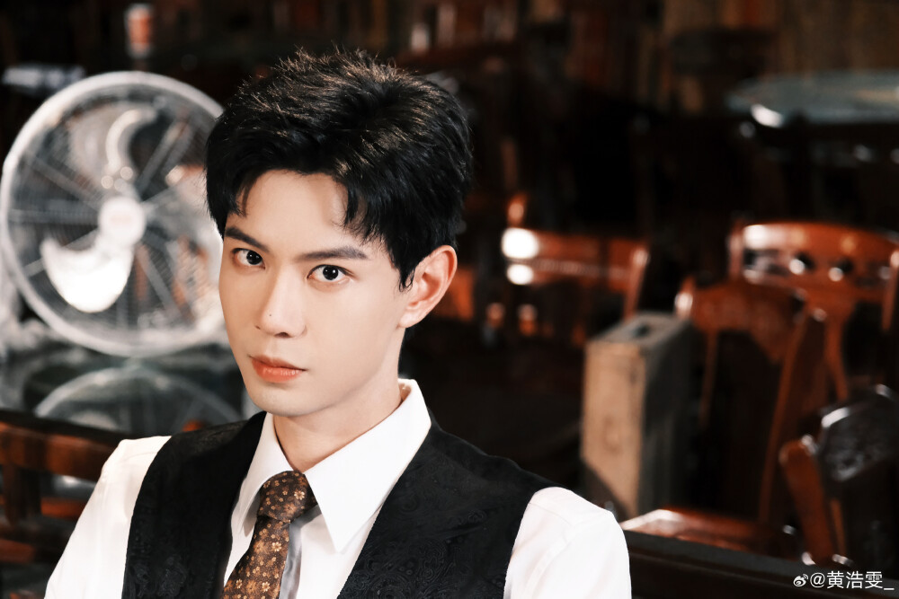 被读心后团宠大小姐人设又崩了
女主时愿愿（石雪婧 饰）穿书到80年代，成为残疾大佬陆远修（黄浩雯 饰）