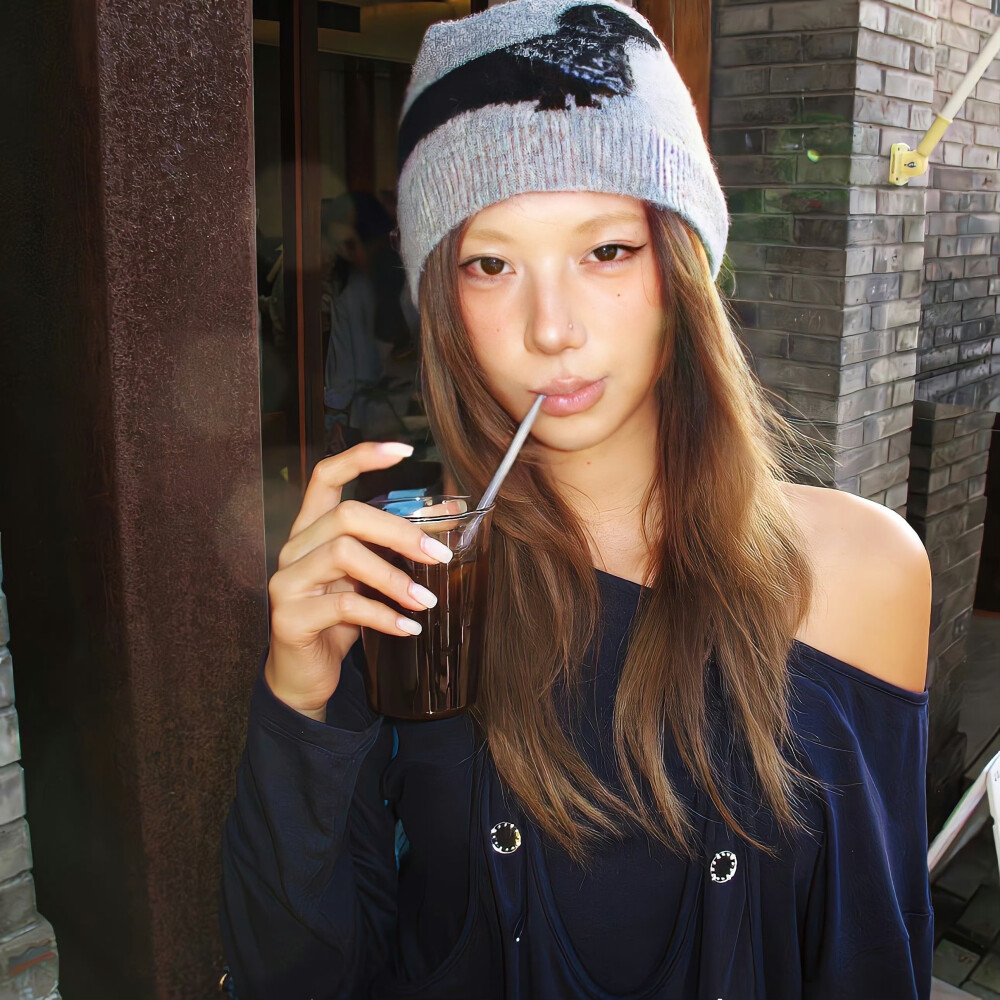 万物各有时令 爱也到了秋天 ​​​
#氛围感女头#