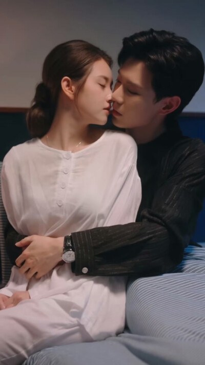 黄浩雯&郭宇欣 《在八月盛夏》