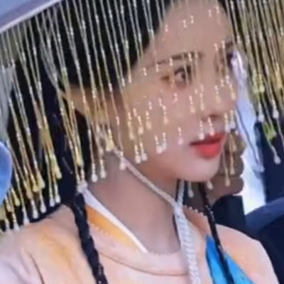 露似真珠月似弓