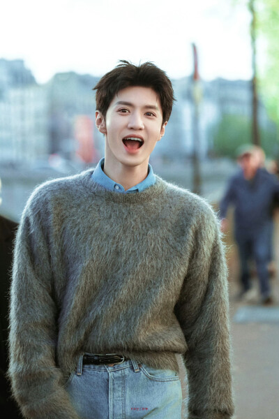 陈哲远
cr.@放空三秒钟