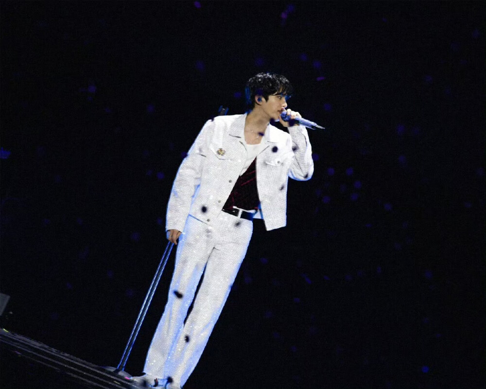 251102
金硕珍更新ins