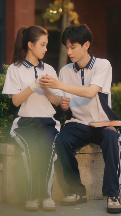 黄浩雯&郭宇欣 《在八月盛夏》