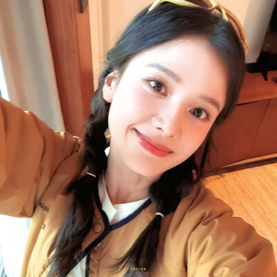 张婧仪
cr.@放空三秒钟