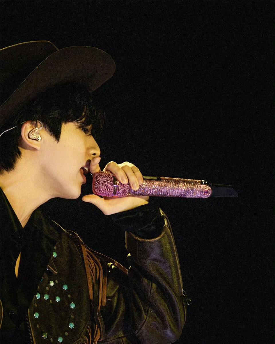 251102
金硕珍更新ins