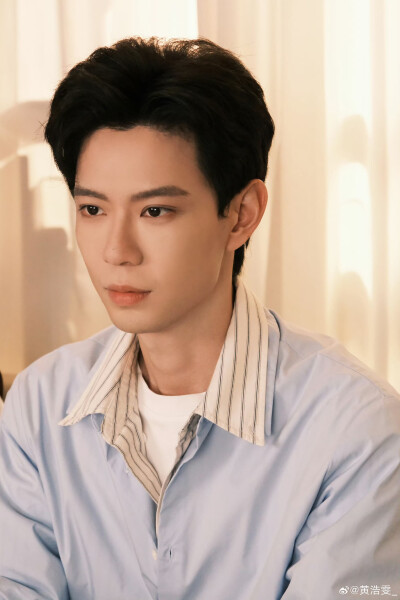 被读心后团宠大小姐人设又崩了
女主时愿愿（石雪婧 饰）穿书到80年代，成为残疾大佬陆远修（黄浩雯 饰）