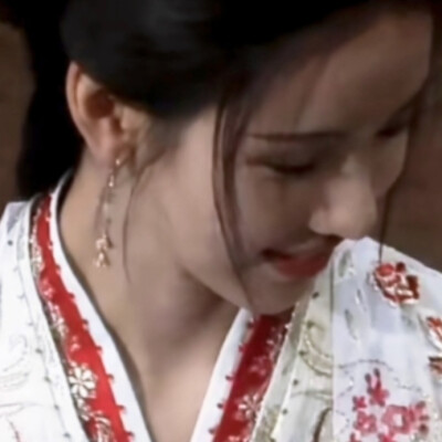 花又开了，花开成海。海又升起，让水淹没。你来了来了，一场生生世世的约会，我不再单独走过秋天