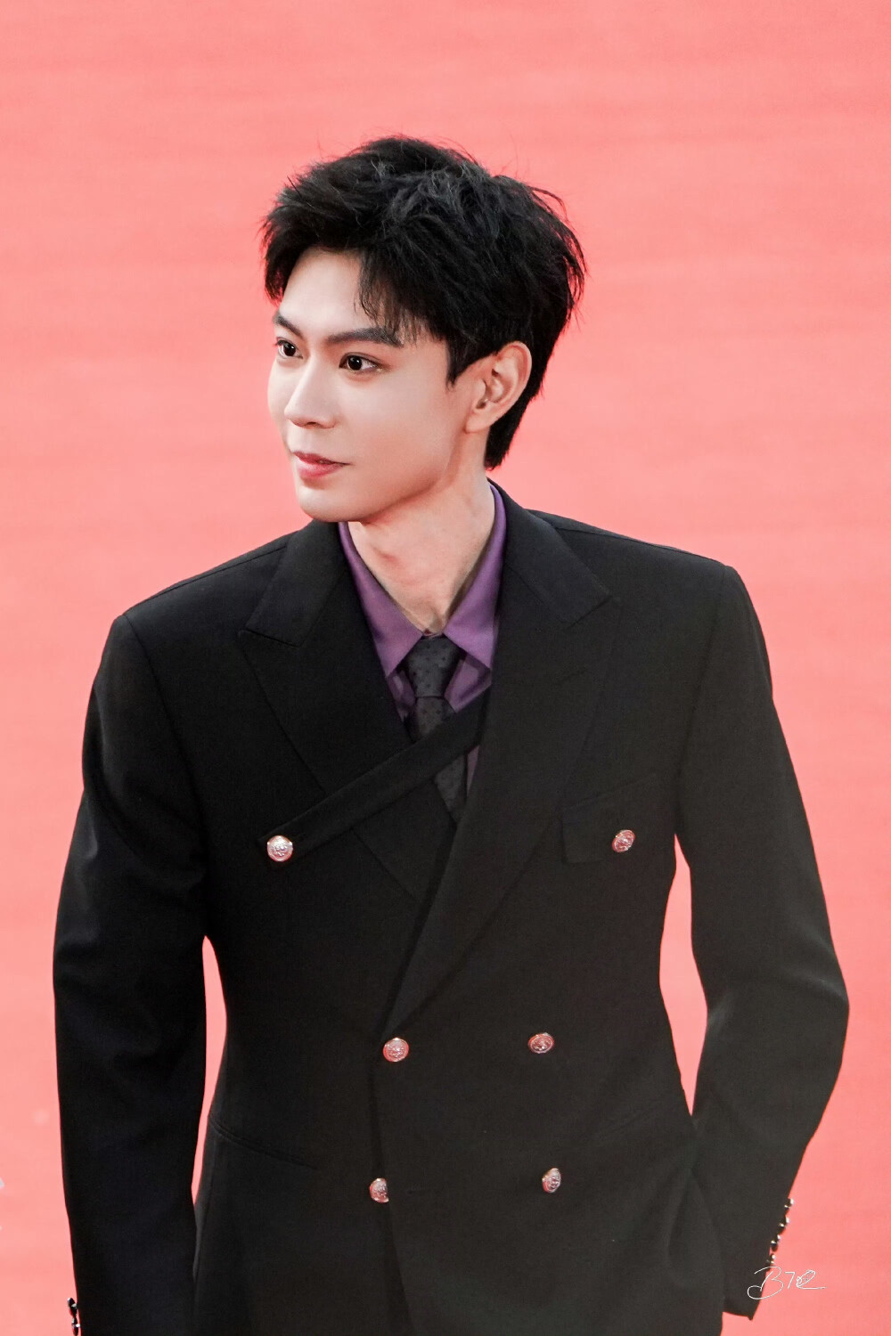 黄浩雯 #横店微短剧之夜##横店影视节#
20251102｜横店微短剧之夜红毯
