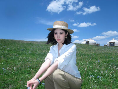 上衣颜色+裤子颜色 ➕感觉
理想自己专辑就算了 称不上