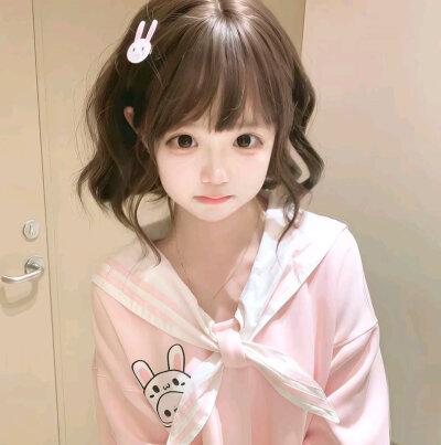 ⦮_ ̫ _⦯ 世界破破烂烂 小猫尝尝咸淡