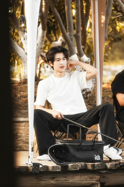 cr.PUPPY1230丨张凌赫