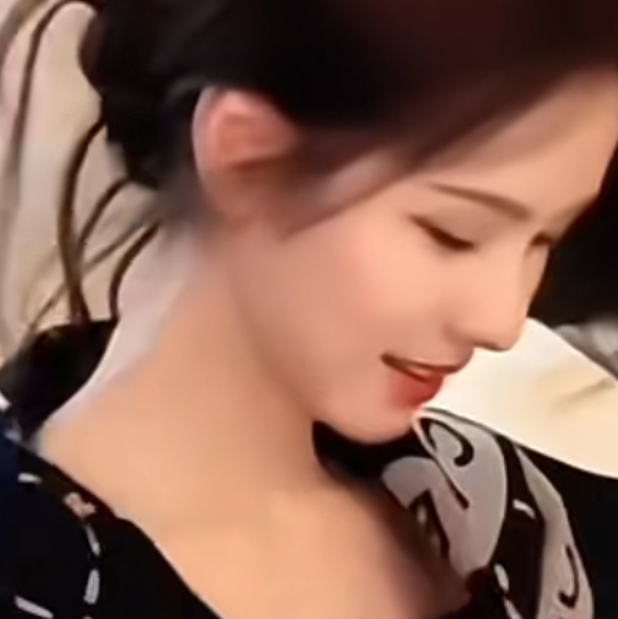 北方太冷了，冻得松柏都长出雪雾，瓦片上挂着冰溜子，寒风一吹，摔碎在雪堆里