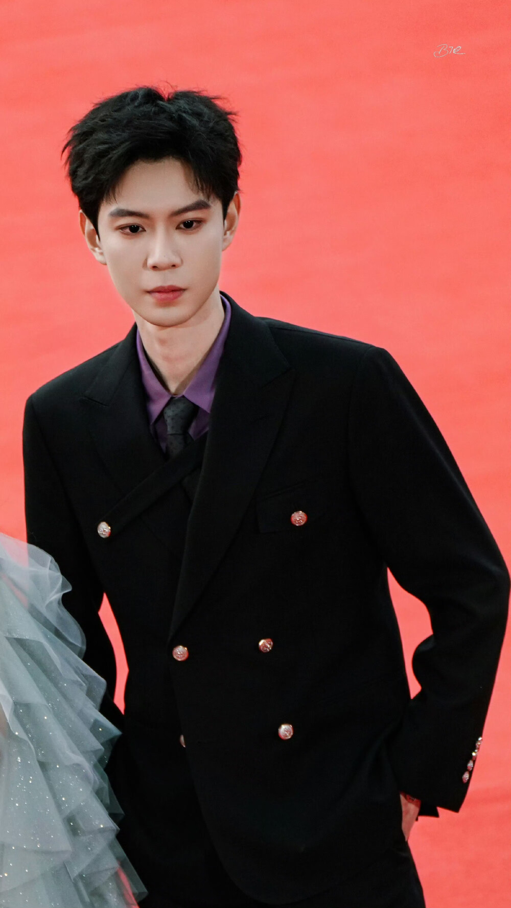 黄浩雯 #横店微短剧之夜##横店影视节#
20251102｜横店微短剧之夜红毯
