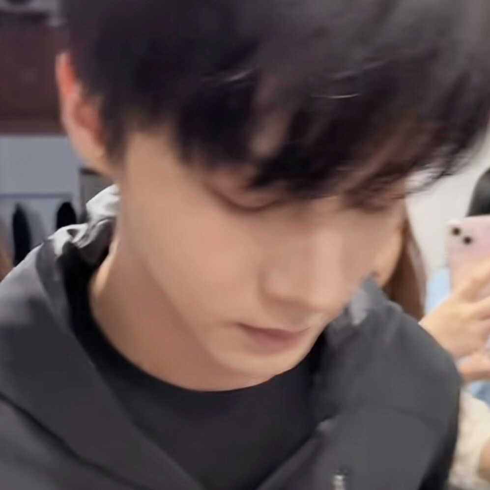 区别不大但是很萌就全留着了