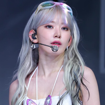 宫脇咲良 可二改标时亦