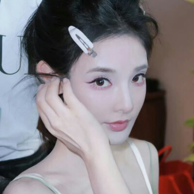 女孩不想看你受一样的伤害