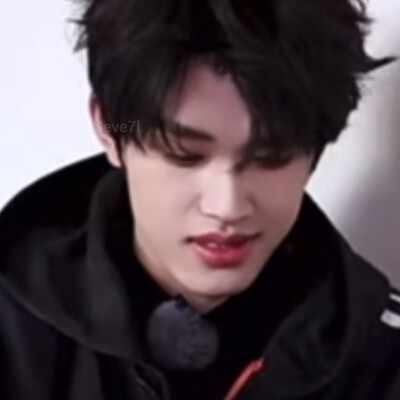 我对你来说也是广阔宇宙中的一颗星吗