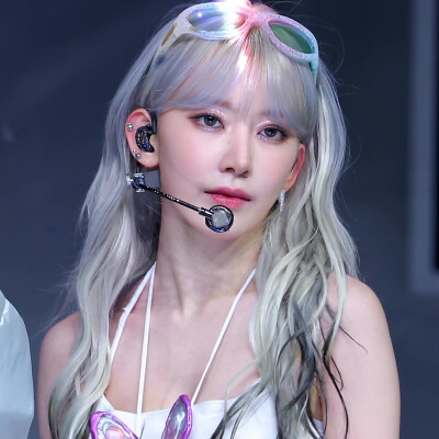 宫脇咲良 可二改标时亦