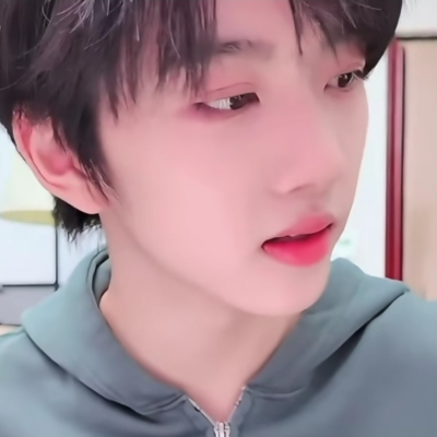 请问今天要来点小猫吗？