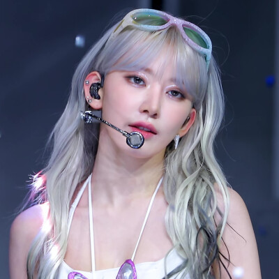 宫脇咲良 可二改标时亦