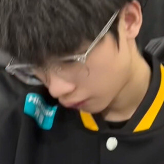 你眉目如当年流转我心间