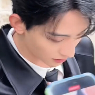 焦律今天大概就是皮衣男神风吧