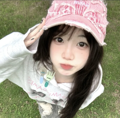 阳光明媚的女头（图源网络，侵删）