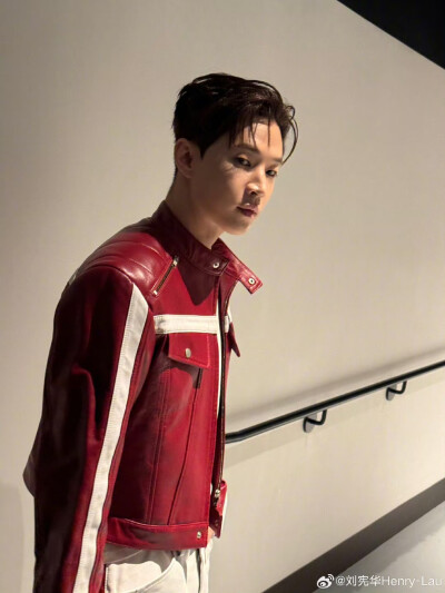 刘宪华Henry-Lau：
今天是灌篮高手。