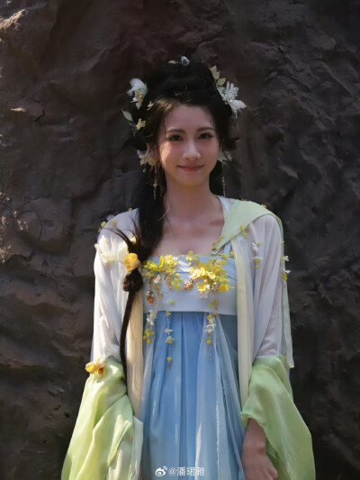 入青云 章台 潘珺雅