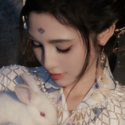 女孩不想看你受一样的伤害