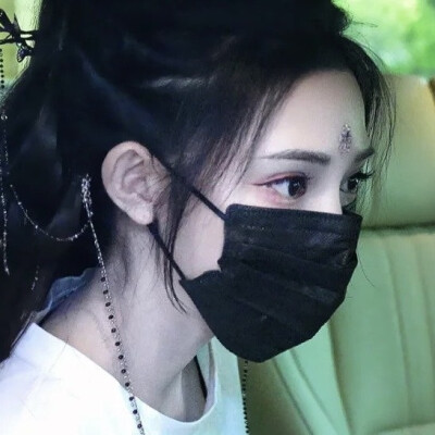 女孩不想看你受一样的伤害